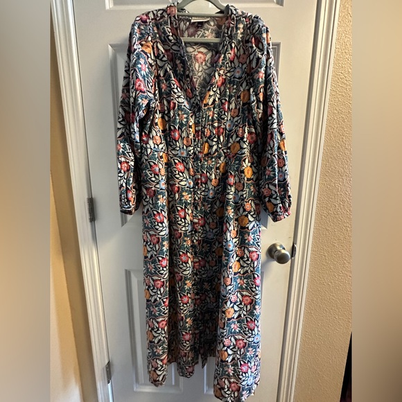 Flower Dress - Picture 2 of 8